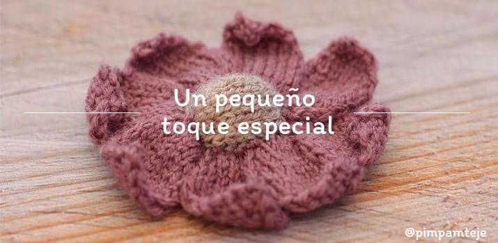 Flor tejida a dos agujas patrón gratis