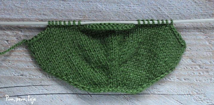 Árbol de navidad tejido a dos agujas