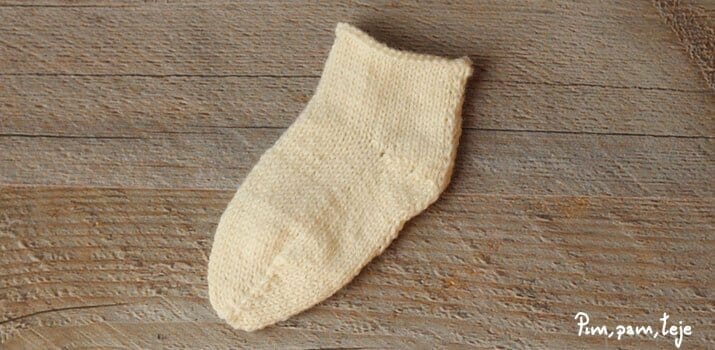 Cómo tejer calcetines navideños