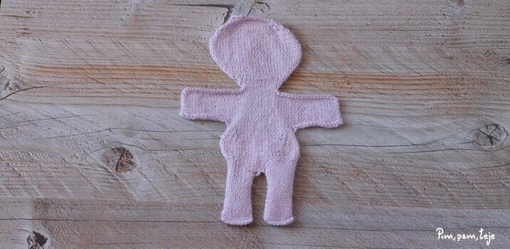 Patrón para tejer un osito a dos agujas