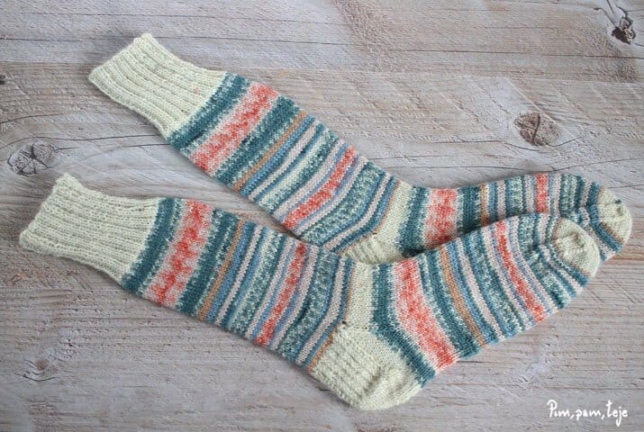 Tejer calcetines con agujas de doble punta