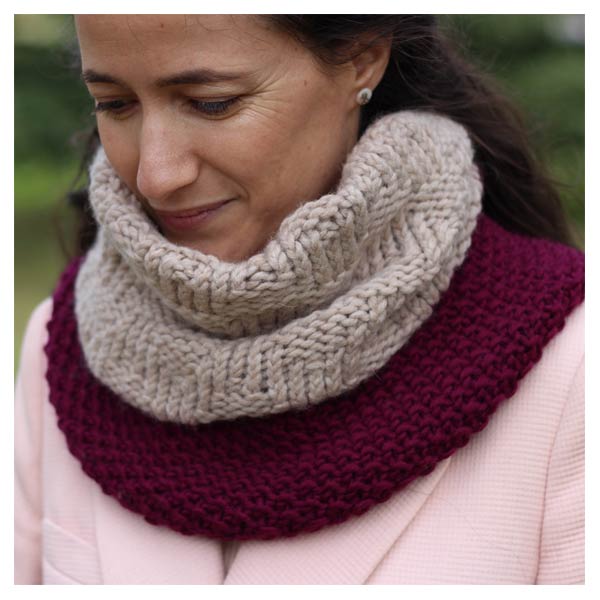 Cuello reversible tejido con agujas circulares