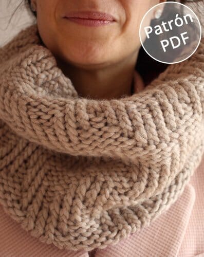 Cuello reversible tejido con agujas circulares