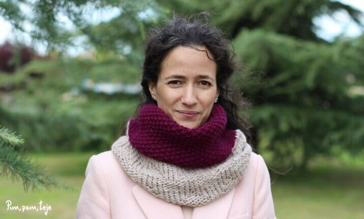 Cuello reversible tejido con agujas circulares