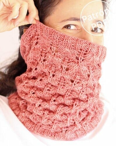 Patrón para tejer un cuello sencillo de encaje a dos agujas
